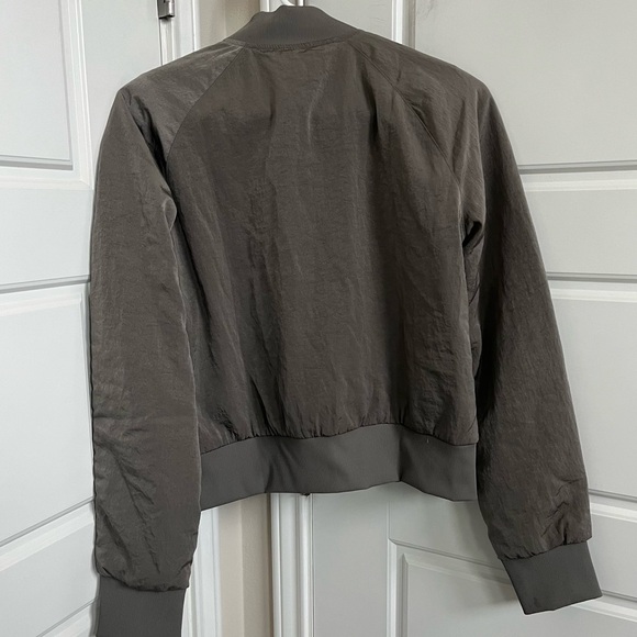 Lululemon Non-Stop Reversible Bomber Jacket in Rover Size 4 - Picture 7 of 11
